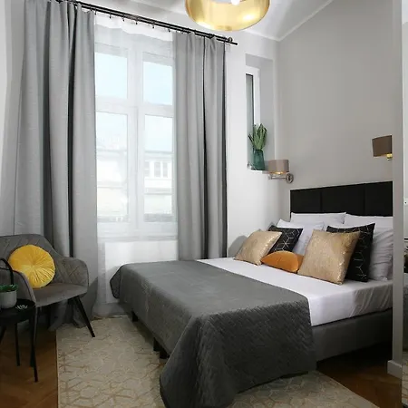Gem By Castle Apartament