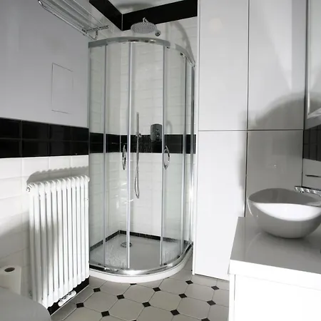 Gem By Castle Apartament