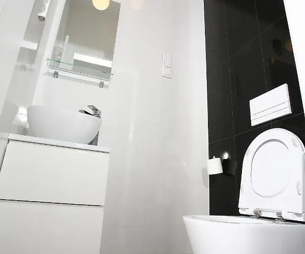 Apartment Gem By Castle