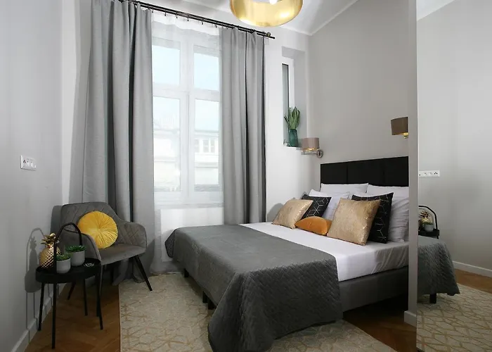 Gem By Castle Apartment